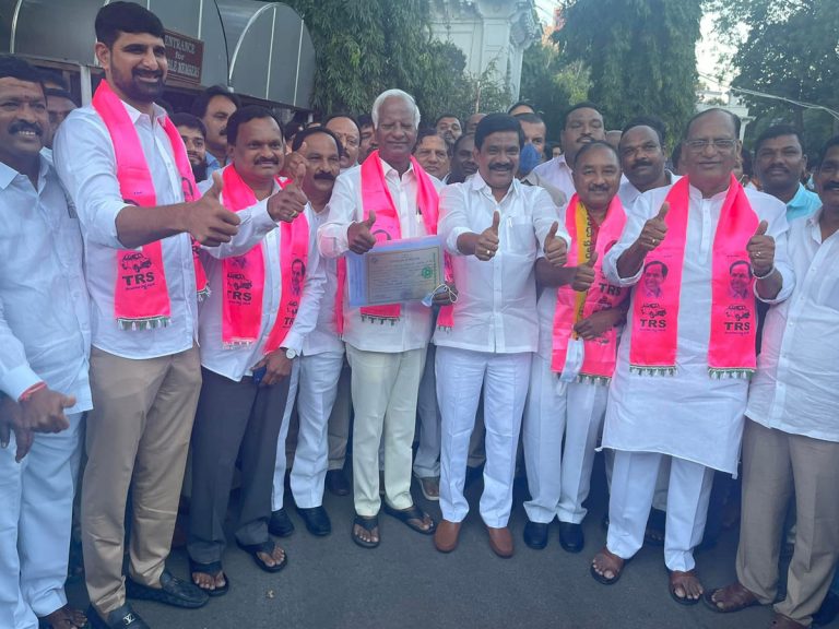 బ్రేకింగ్ :  ఆరుగురు టీఆర్ఎస్ ఎమ్మెల్సీ అభ్య‌ర్ధులు ఏకగ్రీవం