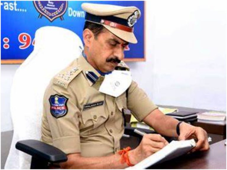 కరీంనగర్ సీపీపై బీసీ కమిషన్ సీరియస్