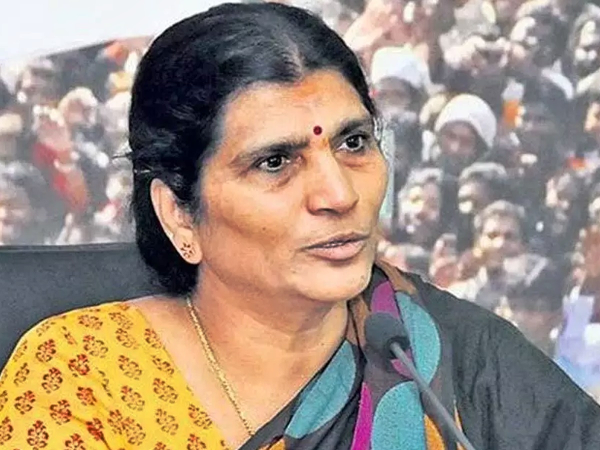 చంద్రబాబు మరోసారి మోసం చేస్తున్నాడు: లక్ష్మీపార్వతి