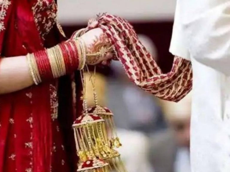 అమ్మాయిల వేటలో పెళ్లికాని ప్రసాద్ లు.. వయస్సు ముదురుతుండడంతో