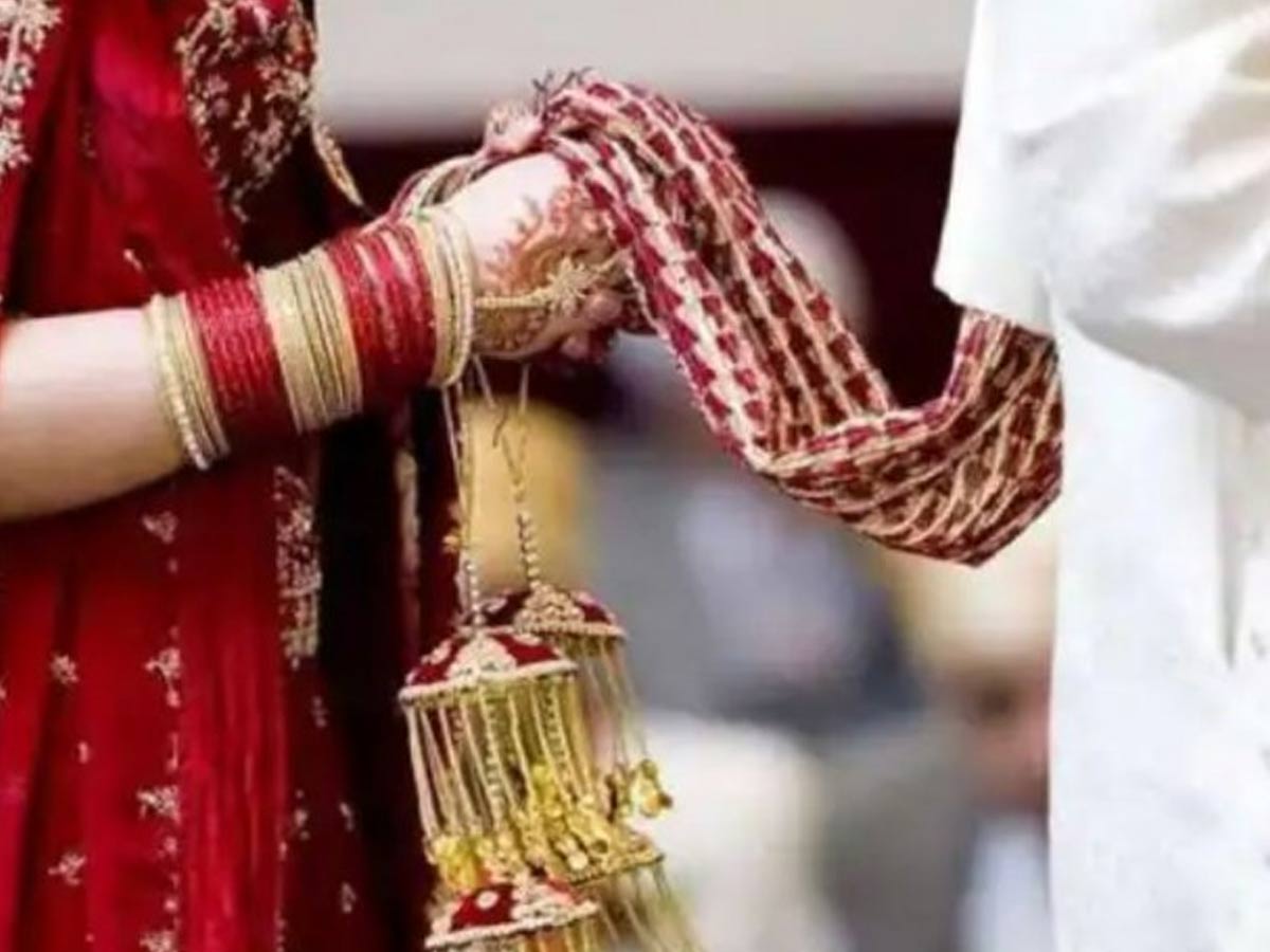 అమ్మాయిల వేటలో పెళ్లికాని ప్రసాద్ లు.. వయస్సు ముదురుతుండడంతో