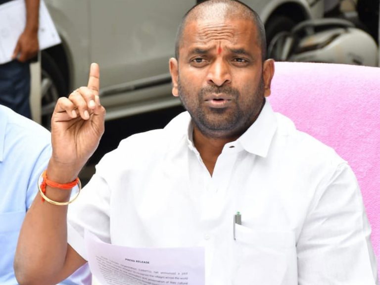 అలా చేస్తే బార్లు, పబ్‌లు సీజ్‌ చేస్తాం : మంత్రి శ్రీనివాస్‌గౌడ్‌