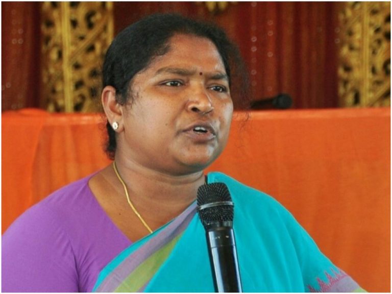 Seetakka: రాహుల్ గాంధీ చేతికి రాఖీ క‌ట్టిన సీత‌క్క‌