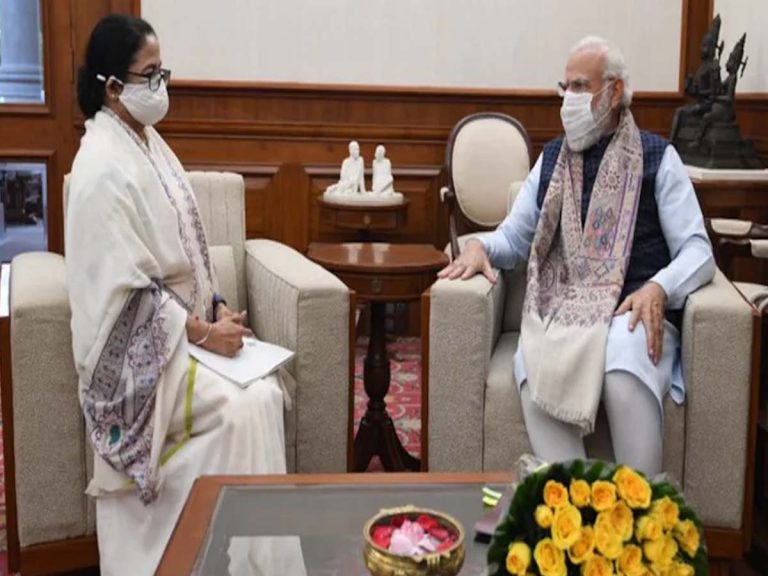 ప్రధాని నరేంద్ర మోడీతో మమతాబెనర్జీ భేటీ