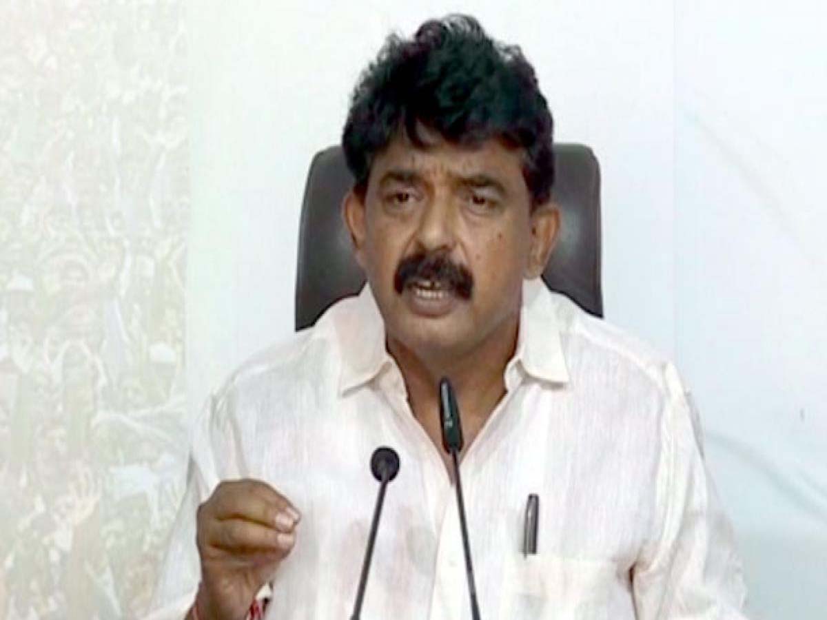 రైతుల ముసుగులో రియల్ ఎస్టేట్ వ్యాపారస్తుల యాత్ర: పేర్నినాని