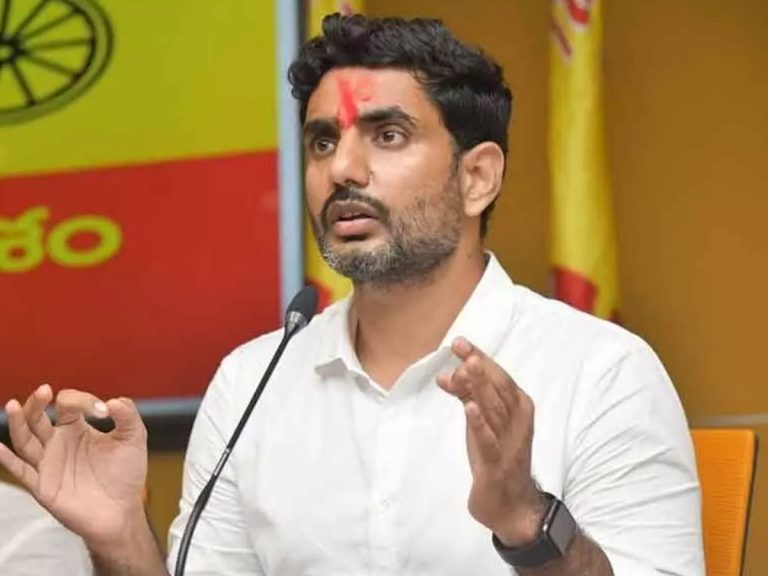 Nara Lokesh : జగన్‌ చిత్రపటానికి మద్యాభిషేకం..