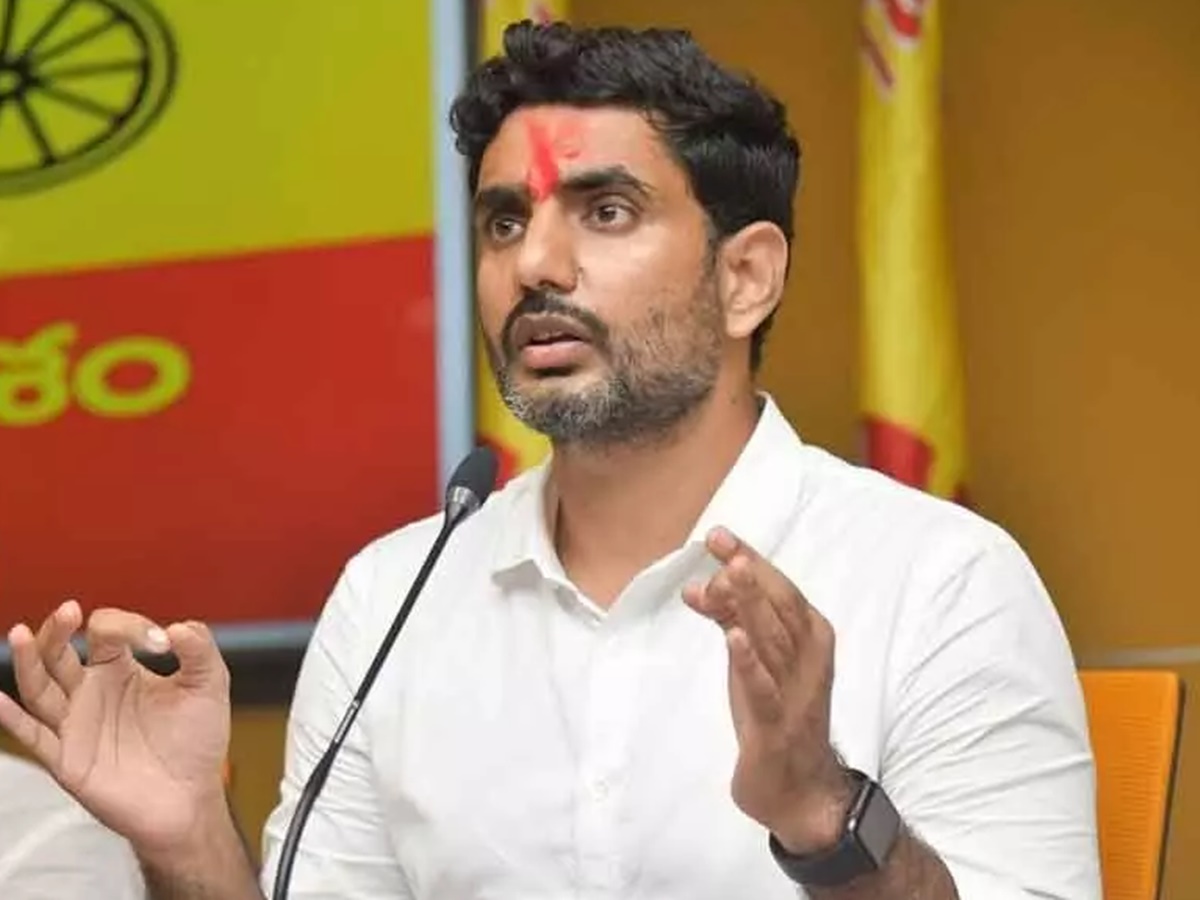 Nara Lokesh : జగన్‌ చిత్రపటానికి మద్యాభిషేకం..
