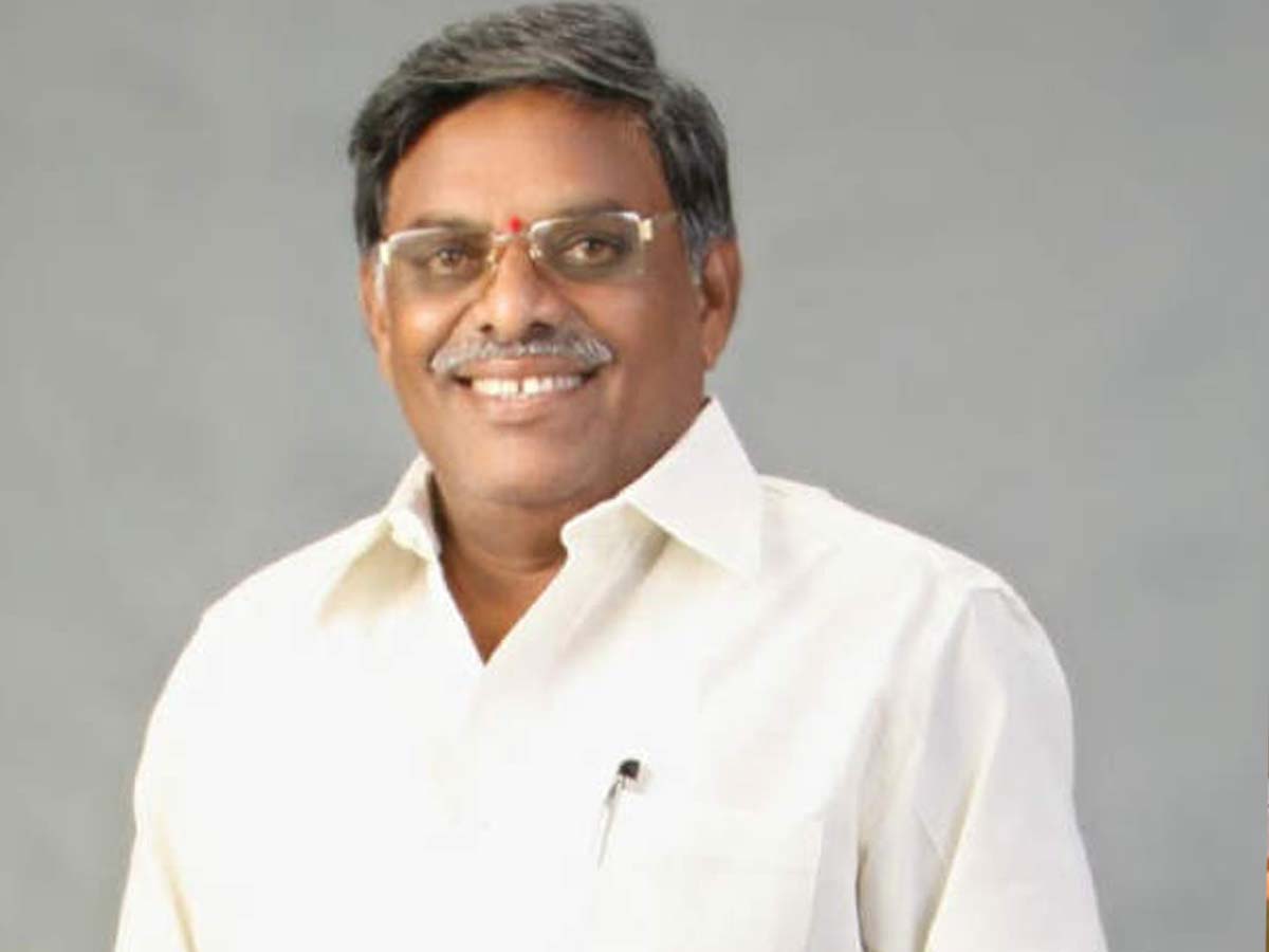 గాల్లో పర్యటిస్తే తెలియదు.. వరదప్రాంతాల్లో తిరగాలి: జ్యోతుల నెహ్రూ