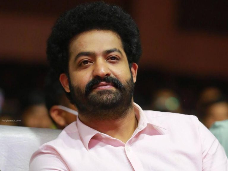 సినిమాలకు ఎన్టీఆర్ బ్రేక్.. అందుకోసమేనట ?