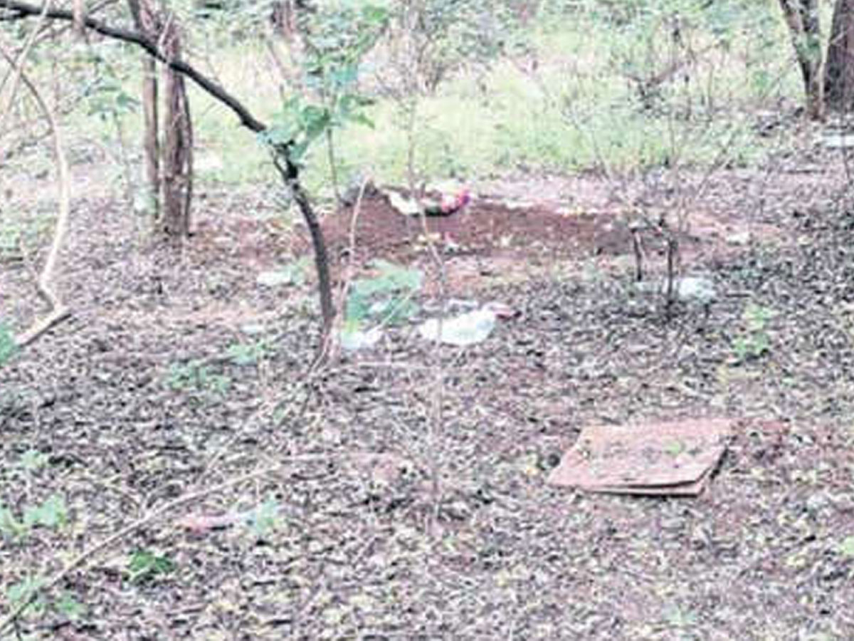 ఓయూలో సమాధి కలకలం..!