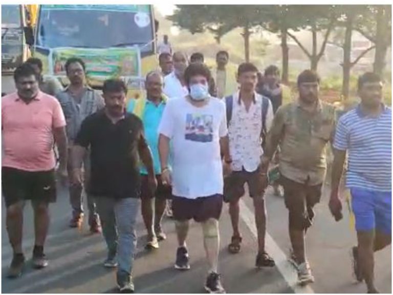 తండ్రి ఆరోగ్యం కోసం తిరుపతికి తనయుడి పాదయాత్ర