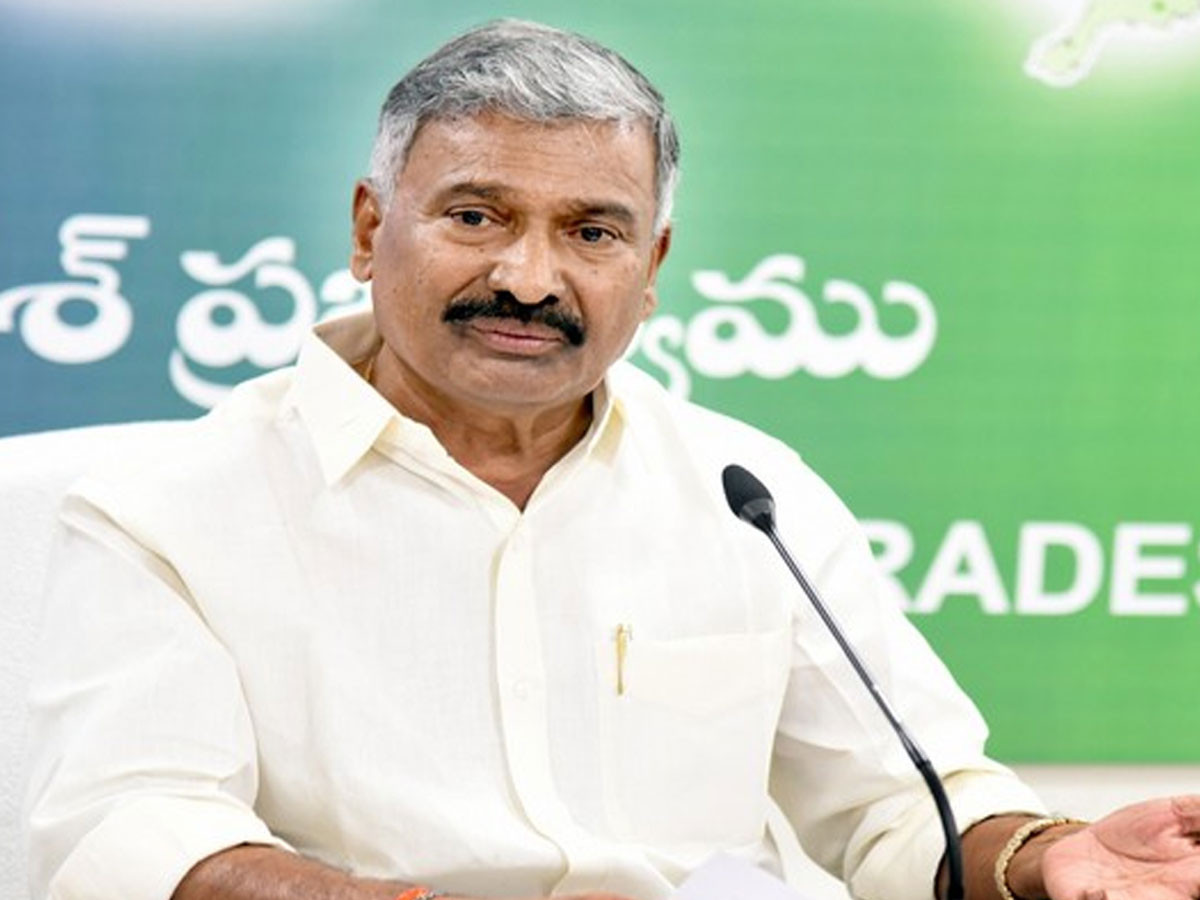 తెల్లవారుజామునుంచే ప్రారంభమైన వైఎస్సార్‌ పెన్షన్‌ పంపిణీ