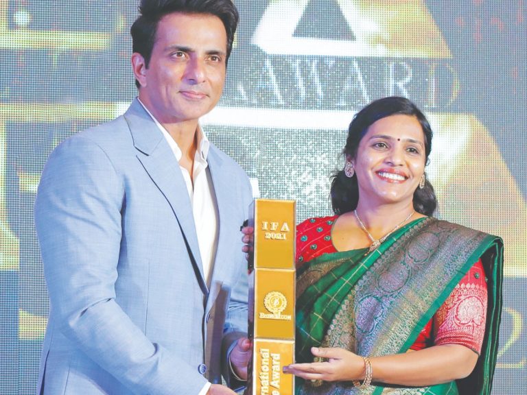 డా. పేర్ల సృజన కు ప్రఖ్యాత ఇంటర్నేషనల్ ఫేమ్ అవార్డు…