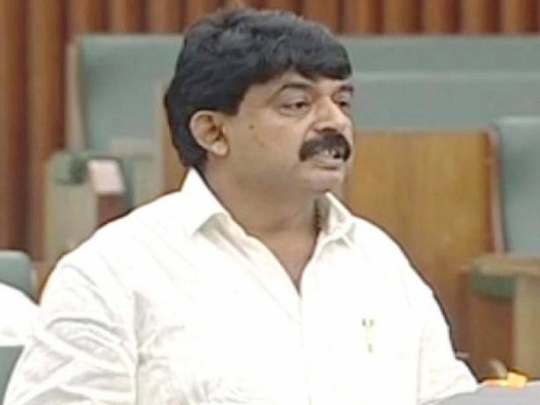 భారీ బడ్జెట్ చిత్రాలకు ఏపీ ప్రభుత్వం షాక్!