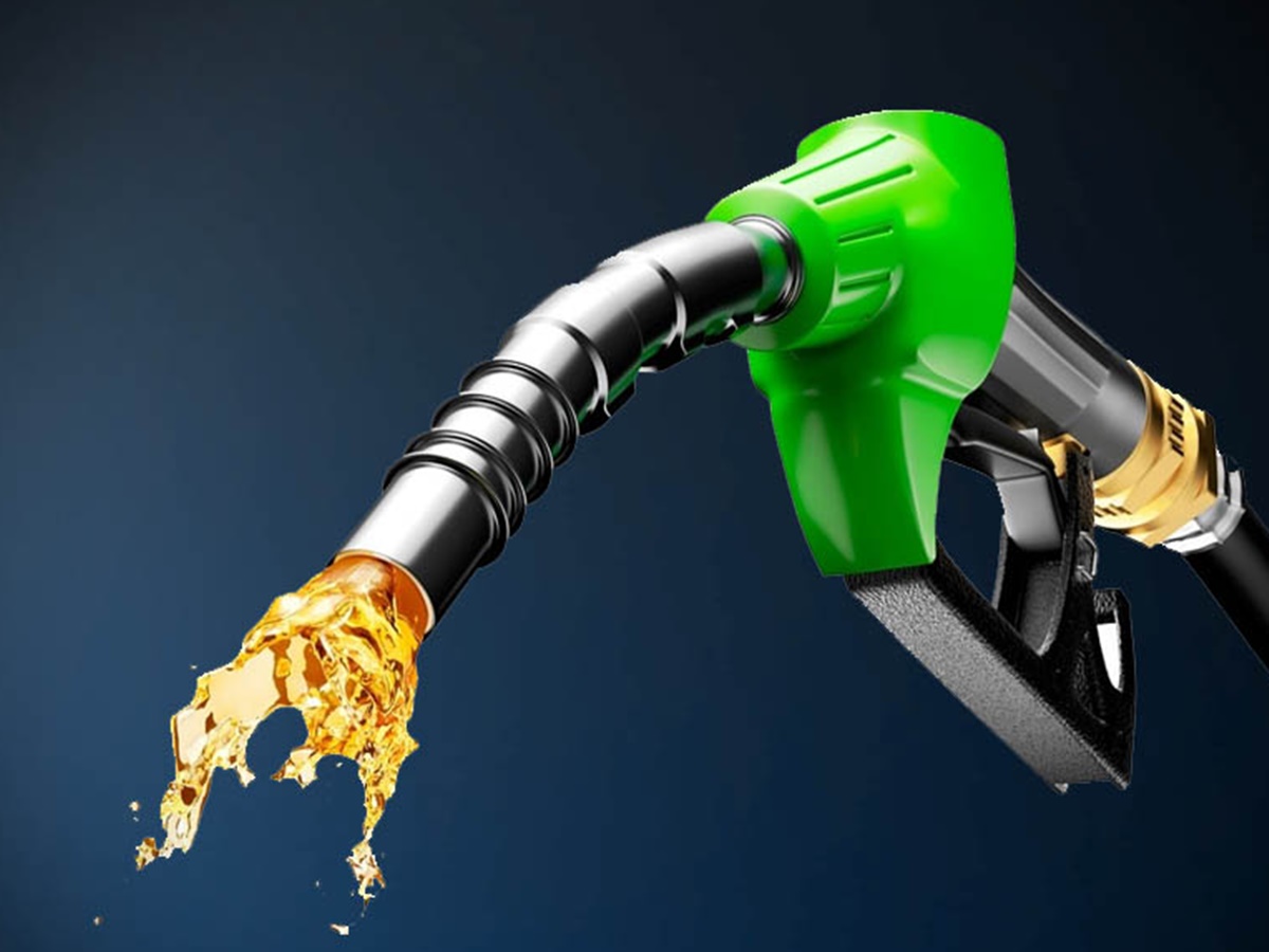 Fuel Prices: దేశంలో ఐదు నెలల తర్వాత పెరిగిన పెట్రోల్, డీజిల్ ధరలు