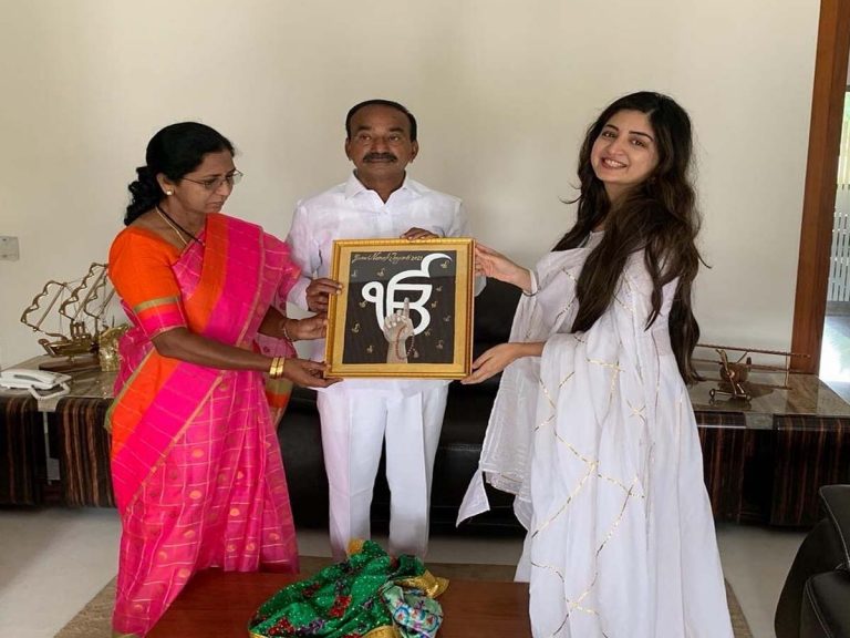 ధర్మపోరాటమే గెలుస్తుంది: పూనమ్‌ కౌర్‌