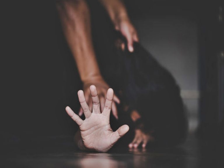 Hyderabad: వాట్సాప్‌లో న్యూడ్ చాటింగ్.. యువతిపై అత్యాచారం