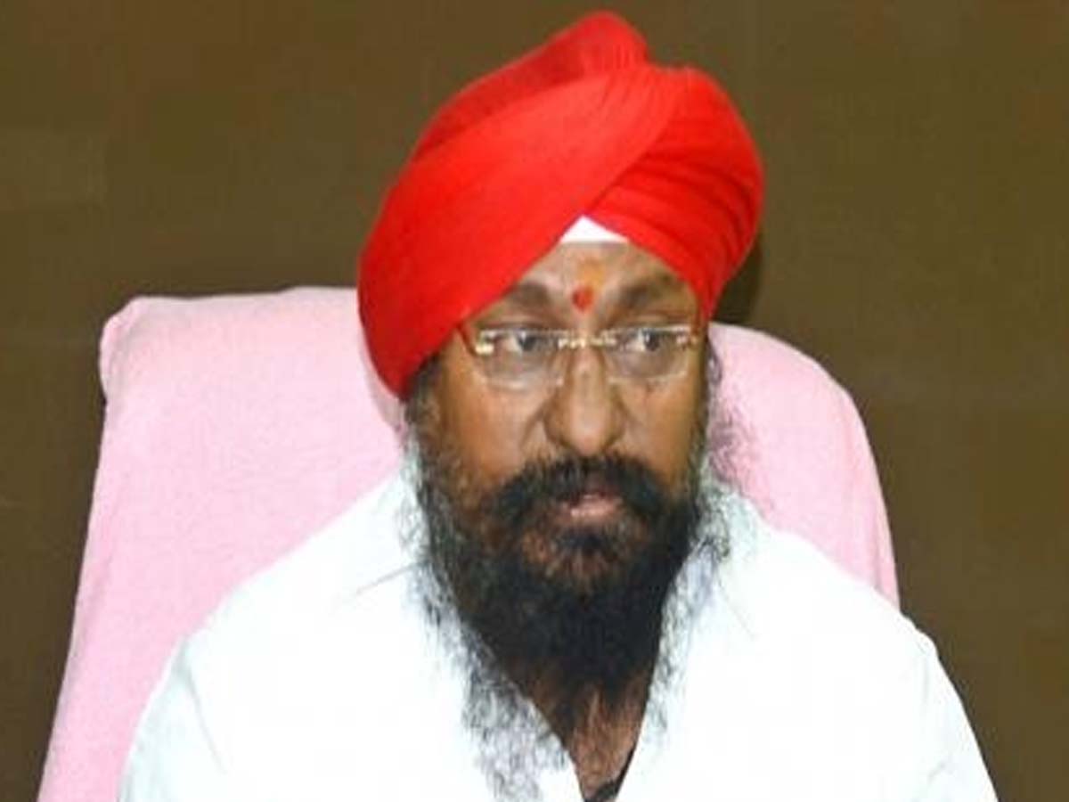 ఉద్యమ ద్రోహులకు కేసీఆర్ పెద్దపీట వేస్తున్నాడు: రవీందర్‌ సింగ్‌