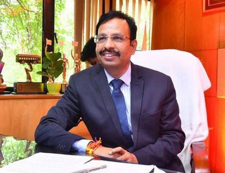 బస్సులో చిల్లర మరిచిపోయిన యువకుడు.. ఆర్టీసీ ఎండీ సజ్జనార్‌ ఏం చేశారంటే..?