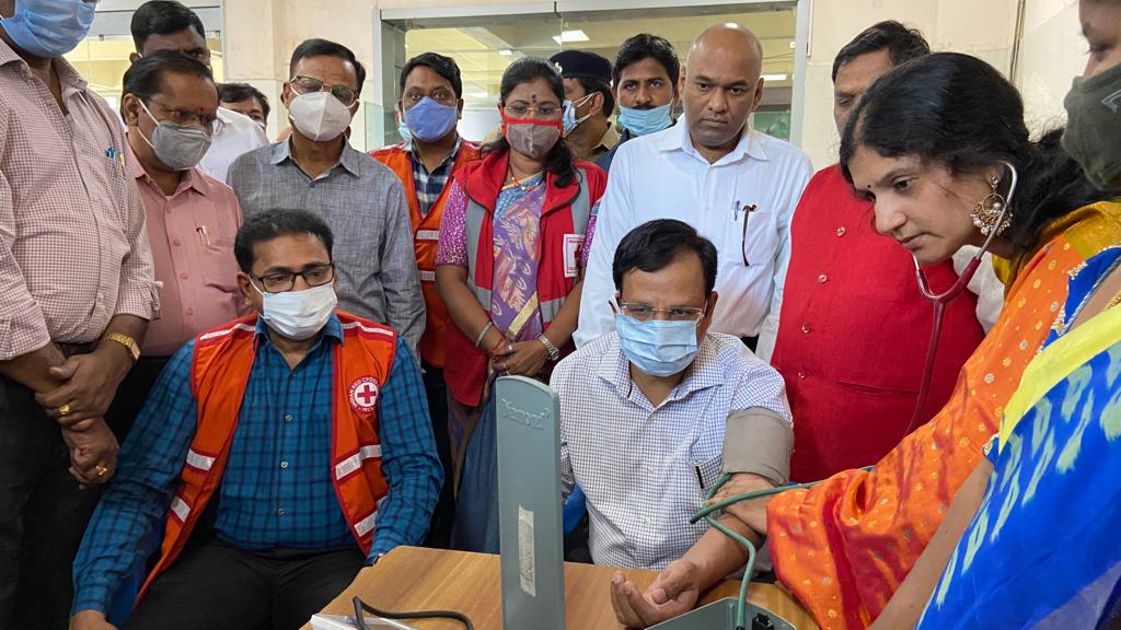 ఆర్టీసీ సిబ్బంది, కుటుంబ సభ్యులు రక్త దానం చేయాలి : ఆర్టీసీ ఎండీ సజ్జనార్