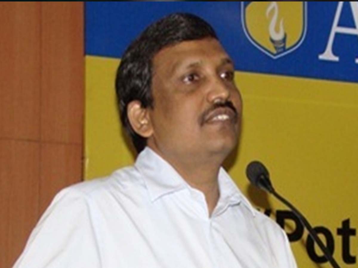 350 స్కూళ్ళల్లో విద్యార్థుల సంఖ్య వందలోపే ఉన్నారు: సతీష్ చంద్ర