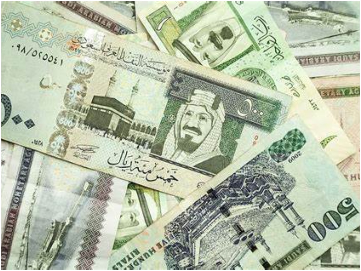 శంషాబాద్ లో  భారీగా విదేశీ కరెన్సీ పట్టివేత