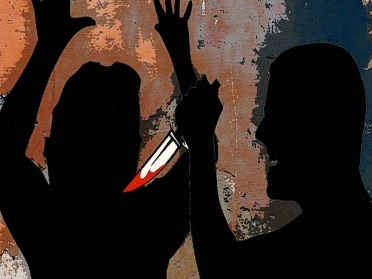 ప్రేమోన్మాది ఘాతుకం.. ప్రేమించలేదని యువతి గొంతుకోసి..