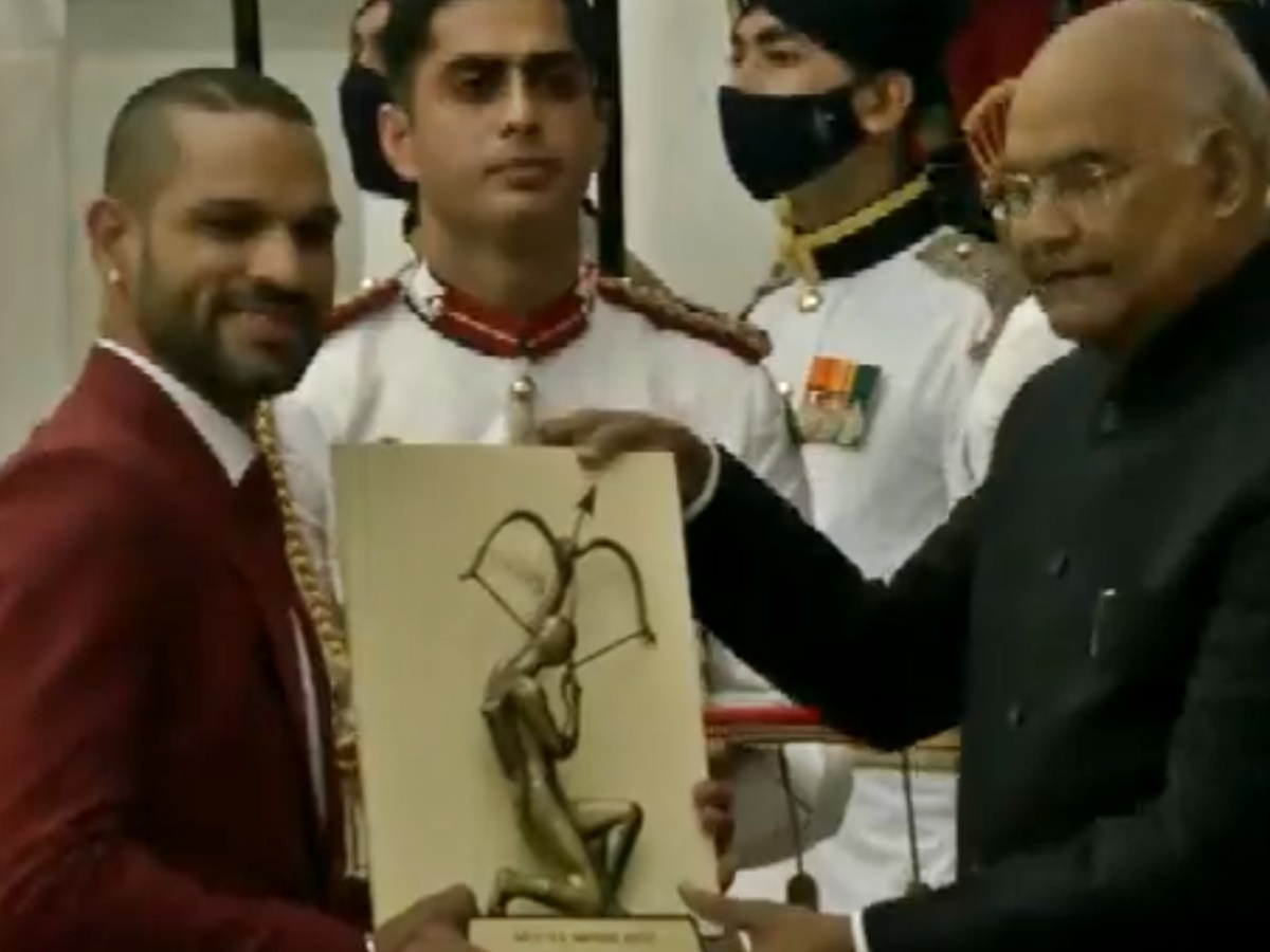 భారత క్రీడాకారులకు ధ్యాన్‌చంద్ ఖేల్‌రత్న అవార్డుల ప్రదానం