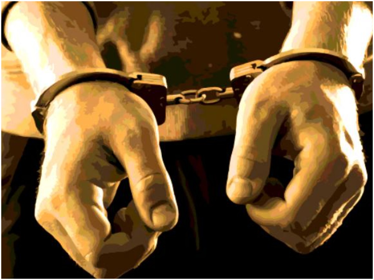 నకిలీ పోలీసులు,నకిలీ రిపోర్టర్ల అవతారం.. ఇద్దరి అరెస్ట్