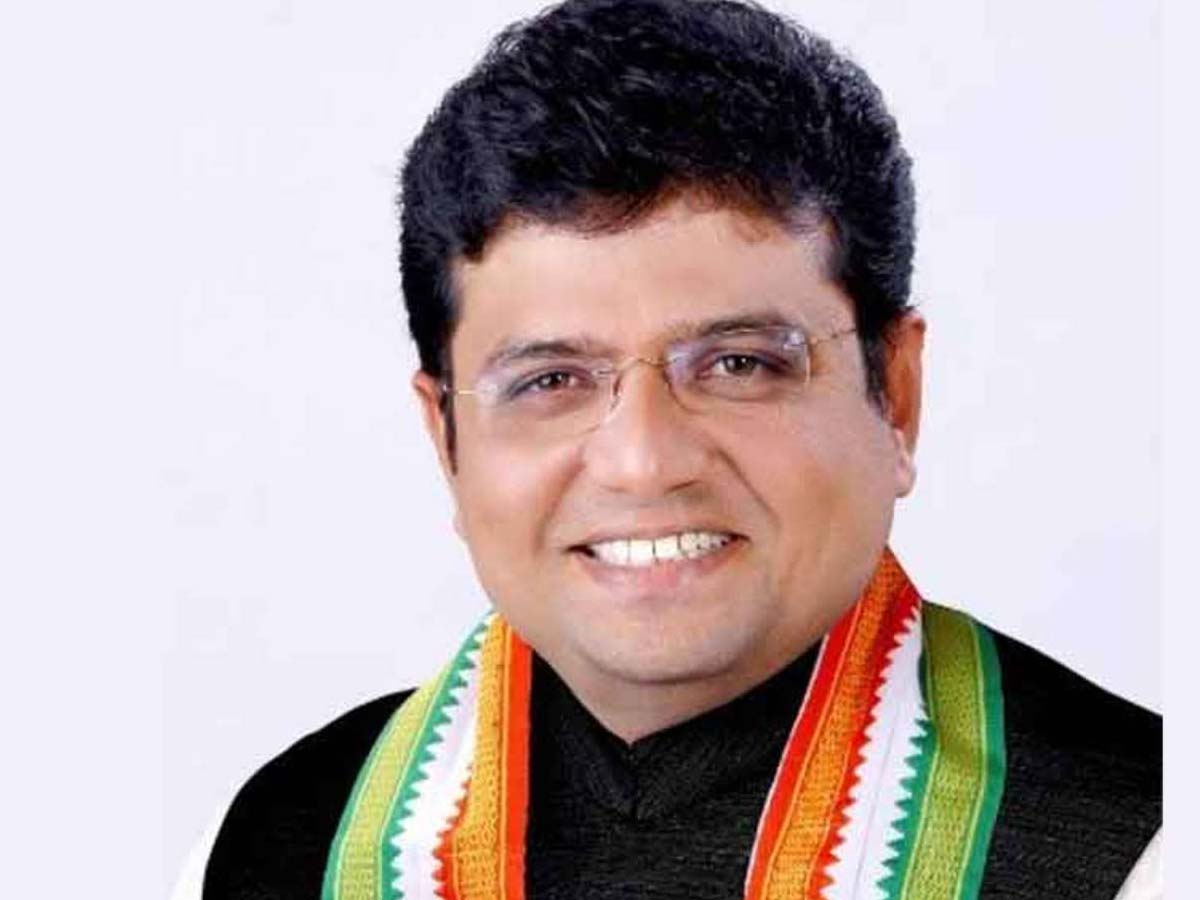 ఎత్తేసిన ధర్నాచౌక్‌లోనే కేసీఆర్‌ ధర్నా చేశారు: శ్రీధర్ బాబు