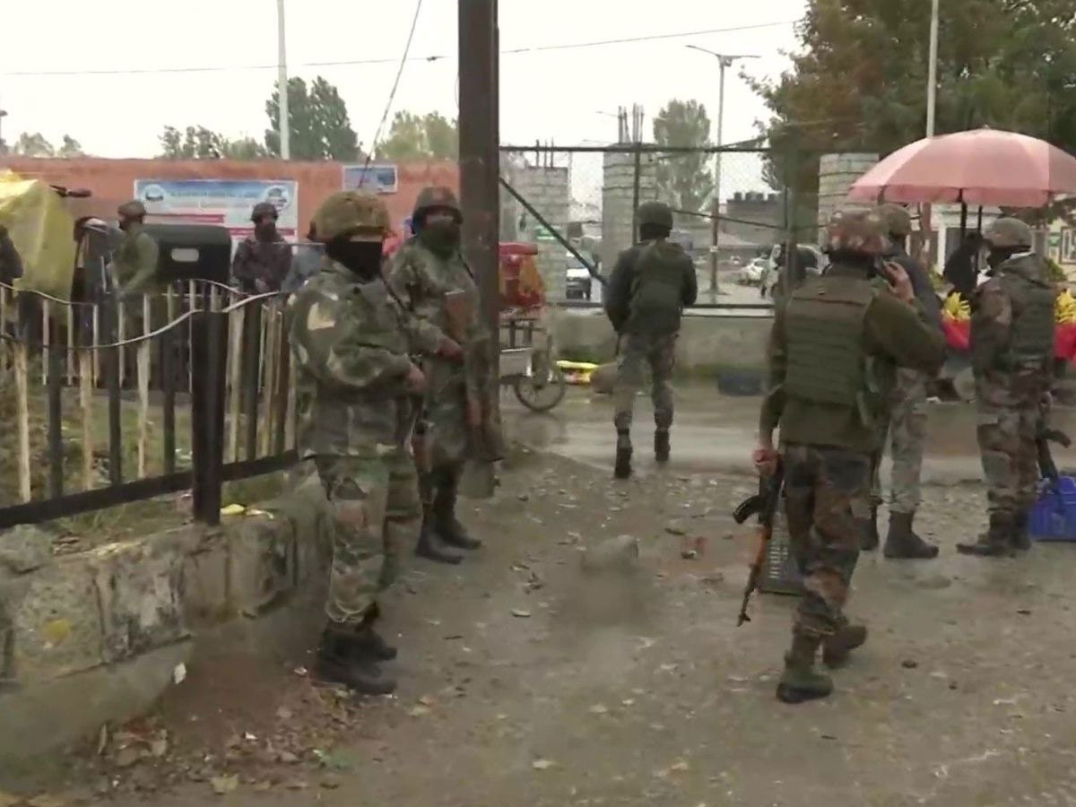 శ్రీనగర్‌లో ఉగ్రదాడి.. తిప్పికొట్టిన ఆర్మీ..