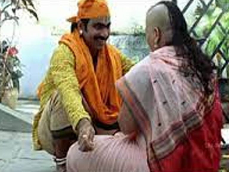 ‘విక్రమార్కుడు’ సీన్ రిపీట్.. లక్ష్మీదేవి కోపంగా ఉంది.. ఆ పని చేస్తే మూట లోపలికి తోస్తది అంటూ