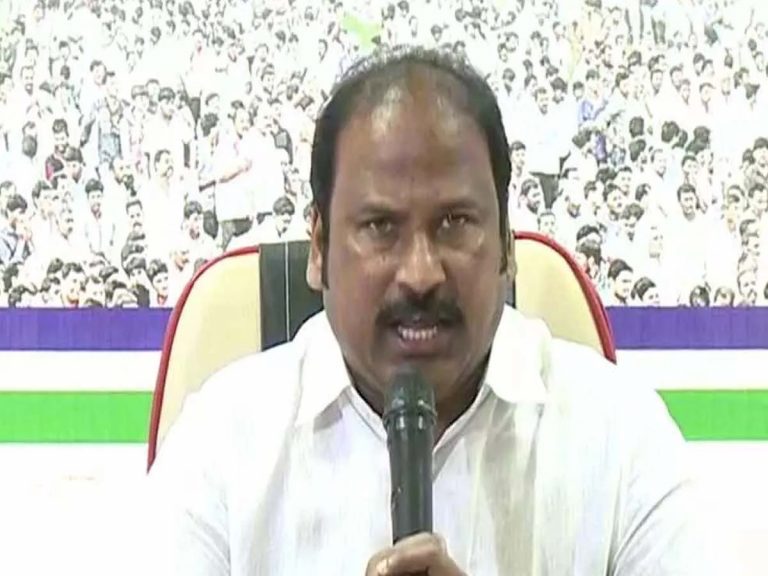 అమరావతి రైతులు కళ్లుతెరవాలి: సుధాకర్‌ బాబు