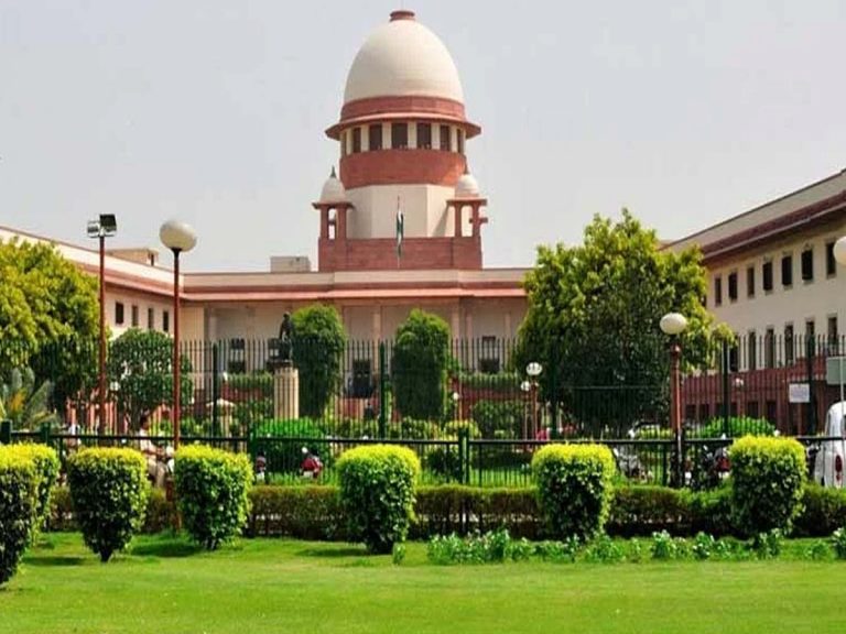 సుప్రీంను ఆశ్రయించిన బదిలీ అయిన ఏపీ ఉద్యోగులు