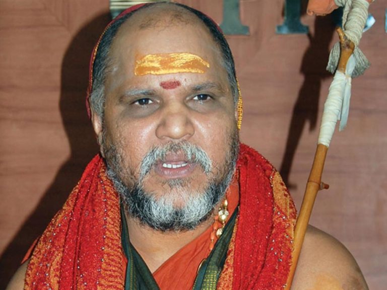 ఆ విషయంలో డాలర్ శేషాద్రి అదృష్టవంతుడు: స్వరూపానందేంద్ర స్వామి