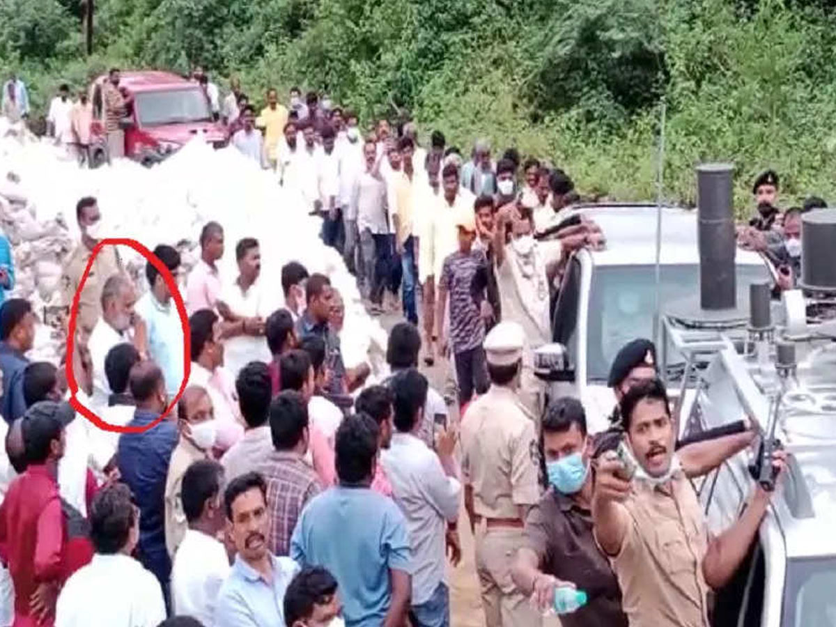 చంద్రబాబుకు నమస్కారం చేసిన వైసీపీ ఎమ్మెల్యే చెవిరెడ్డి !