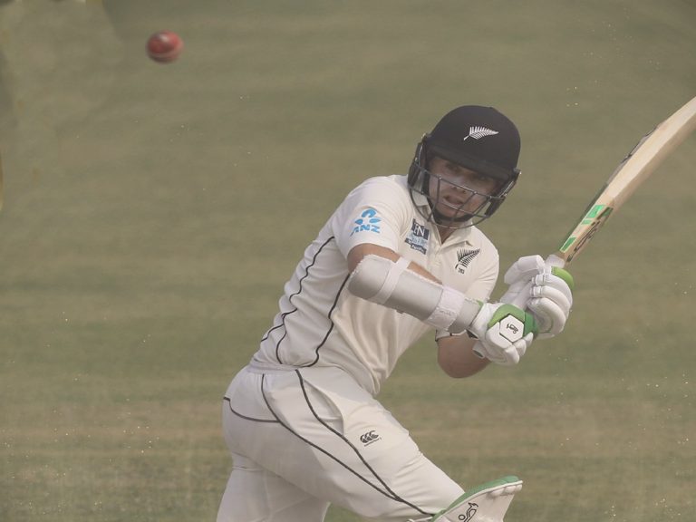 కాన్పూర్ టెస్ట్: 45 ఓవర్లు.. 176 పరుగులు.. కివీస్ లెక్క ఇదే..!!