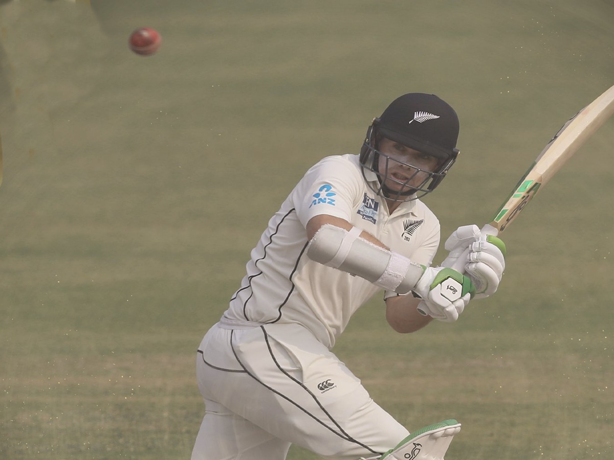 కాన్పూర్ టెస్ట్: 45 ఓవర్లు.. 176 పరుగులు.. కివీస్ లెక్క ఇదే..!!