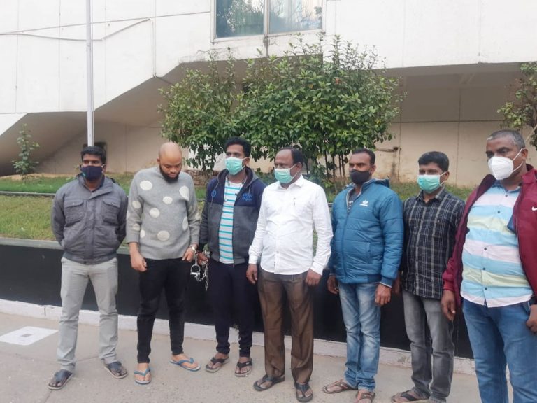 యువతిని మోసం చేసిన ఉగాండా ఉన్మాది.. రఫ్ఫాడించిన పోలీసులు