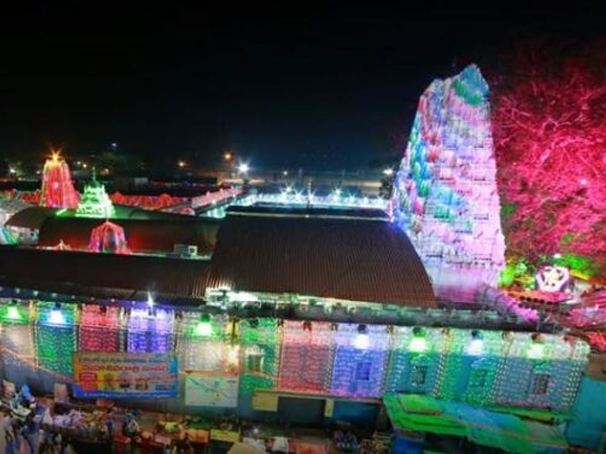 కార్తీక మాసోత్సవానికి ముస్తాబైన రాజన్న ఆలయం…