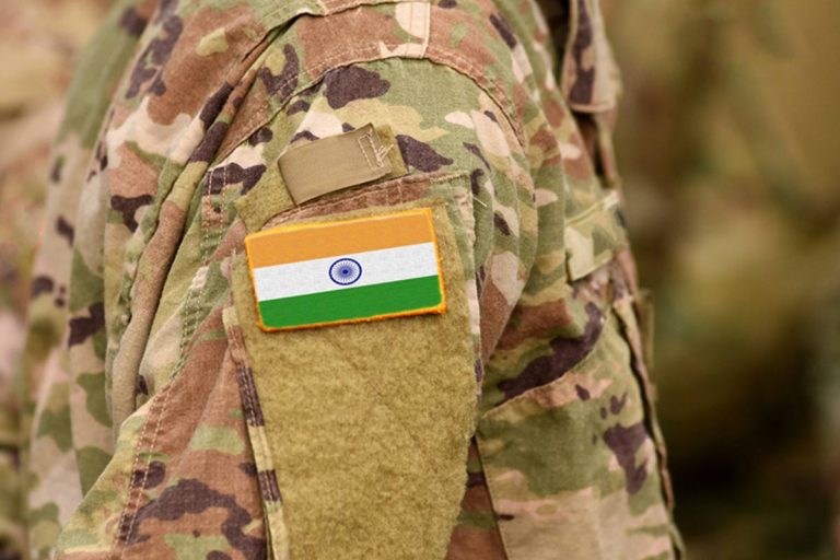 ఆర్మీ జవాన్ వికృత చేష్టలు.. పిల్లల ముందే భార్యను అలా చేసి