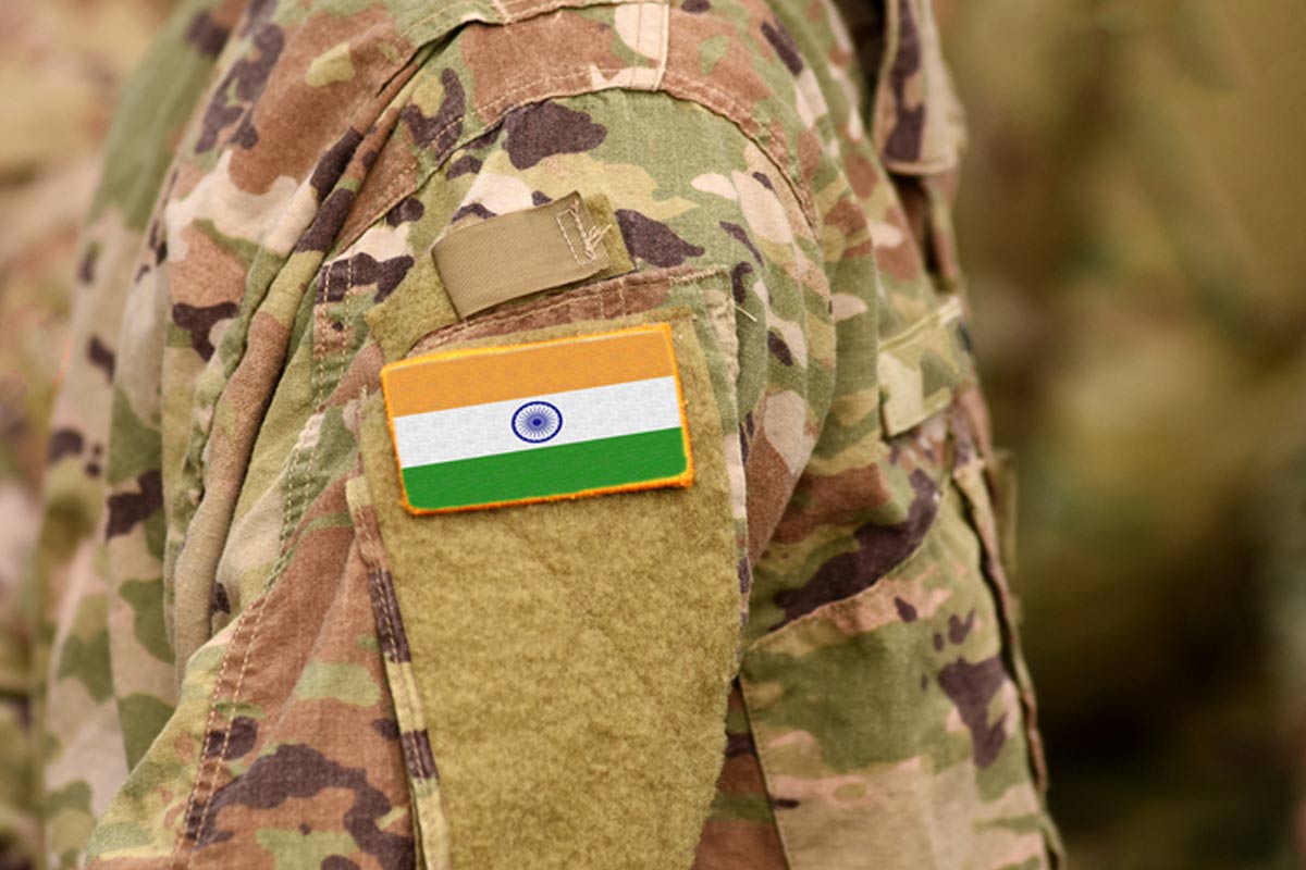 ఆర్మీ జవాన్ వికృత చేష్టలు.. పిల్లల ముందే భార్యను అలా చేసి