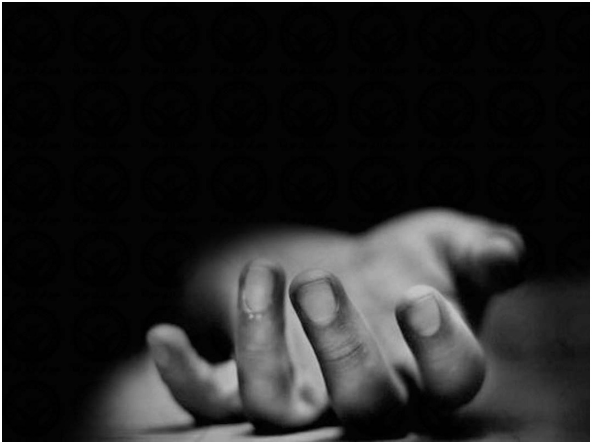 బ్రేకింగ్‌: ఉద్యోగం దొరక్క..యువకుడి ఆత్మహత్య