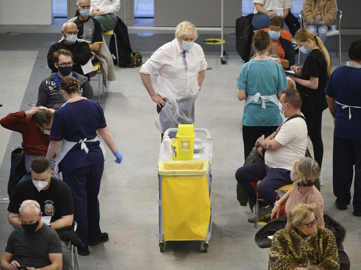 బ్రిట‌న్‌ను వ‌ణికిస్తున్న ఒమిక్రాన్‌… కొత్త‌గా 3201 కేసులు న‌మోదు…