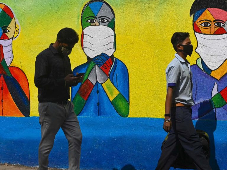 దేశంలో మ‌ళ్లీ మొద‌లైన ఆంక్ష‌లు… మొద‌టి ఎఫెక్ట్ ఆ న‌గ‌రంపైనే…