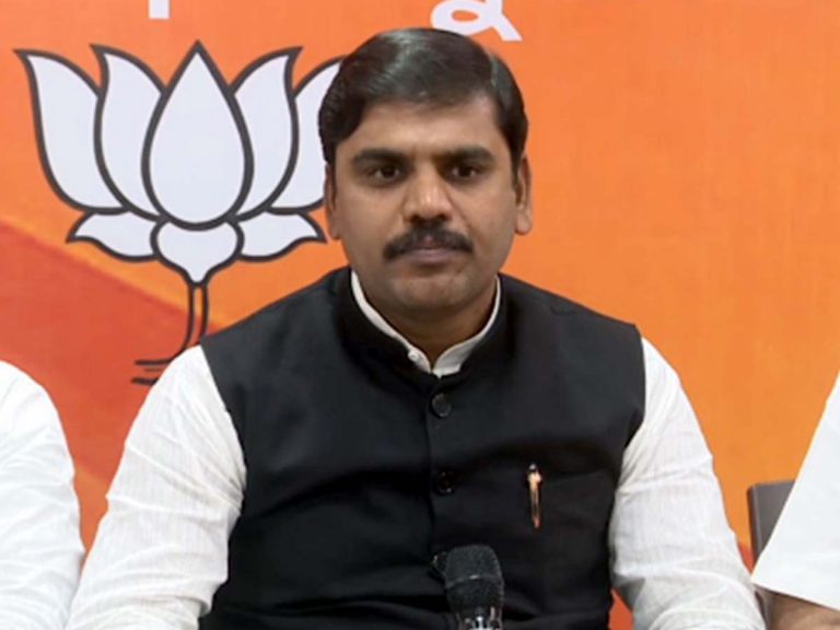 ఆ ఘ‌ట‌న‌కు వైసీపీ, టీడీపీలు బాధ్య‌త వ‌హించాలి…