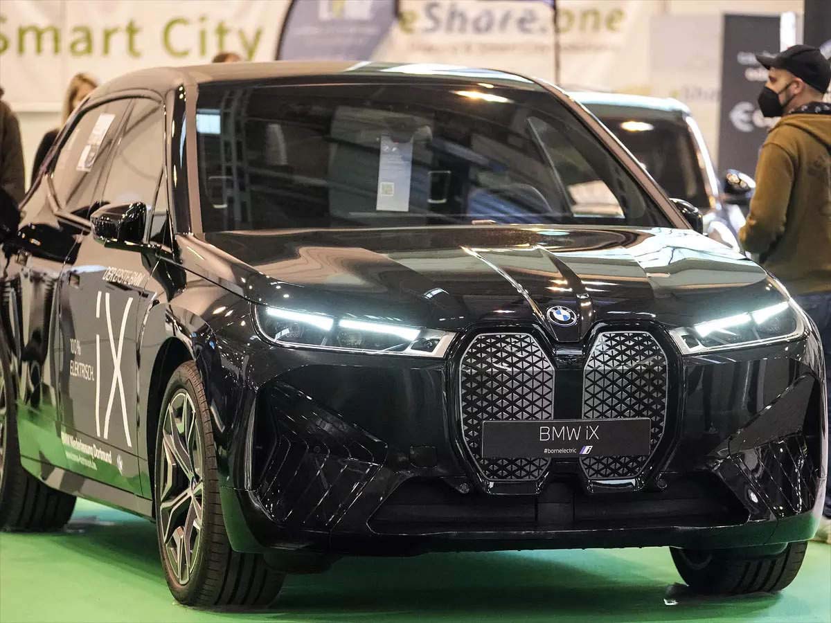 బీఎండ‌బ్ల్యూ ఐఎక్స్ రికార్డ్‌… తొలిరోజే…