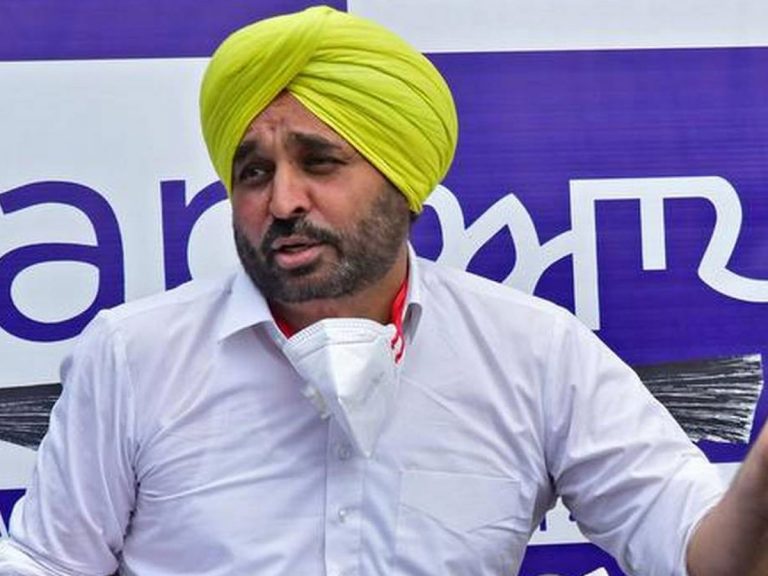 బీజేపీపై సంచలన ఆరోపణలు.. కేబినెట్‌లో చోటు, డబ్బు ఇస్తామని ప్రలోభాలు..!