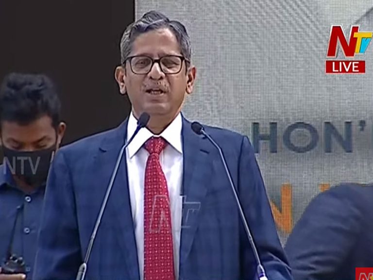 ఎన్వీ ర‌మ‌ణ ఆస‌క్తి క‌ర వ్యాఖ్య‌లు.. నేనేం సినిమా హీరో కాదు !