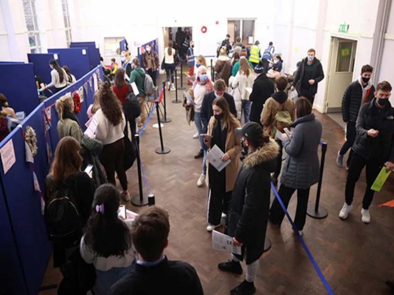 అల‌ర్ట్‌:  ప్ర‌పంచంలో నాలుగో వేవ్ న‌డుస్తోంది… నిబంధ‌న‌లు అతిక్ర‌మిస్తే…